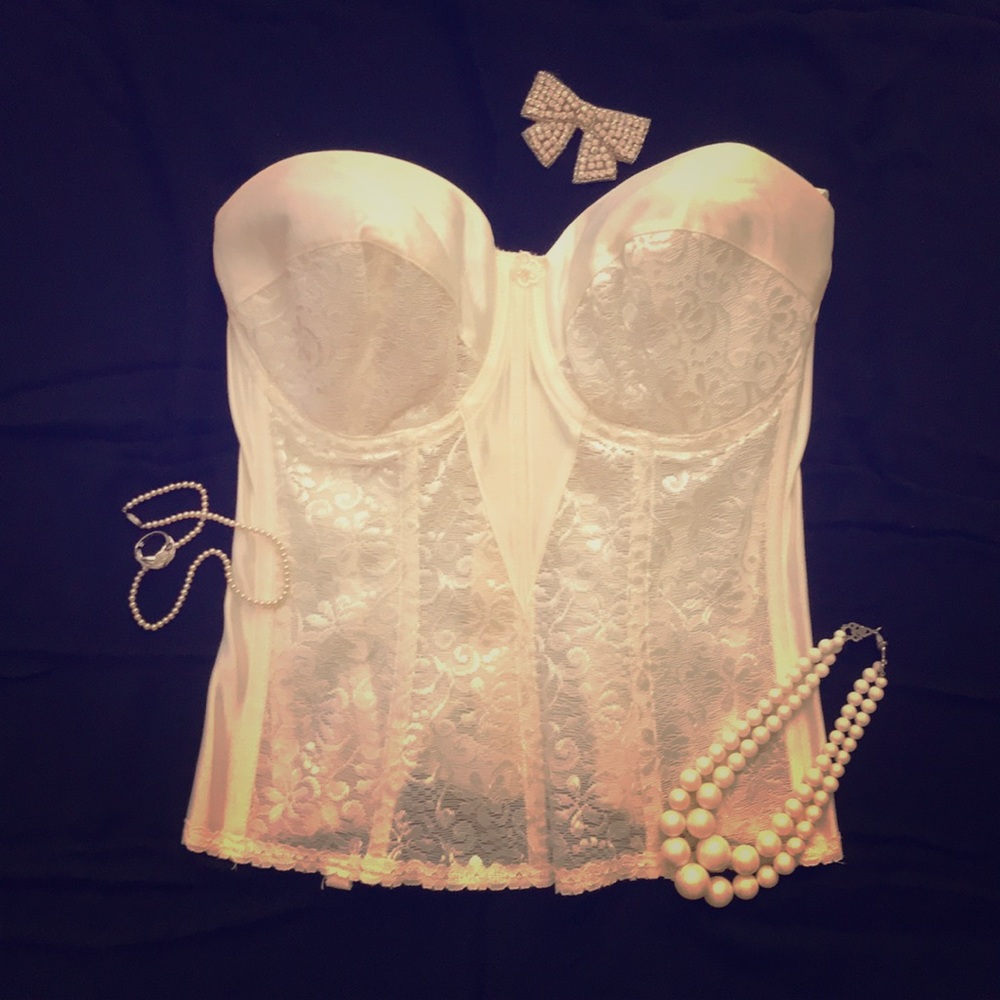 Lace bustier
